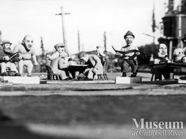 Carvings made by saw filer Oscar Hillgren