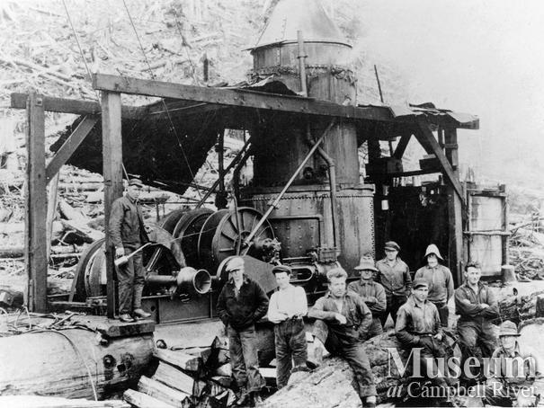 Steam donkey and crew