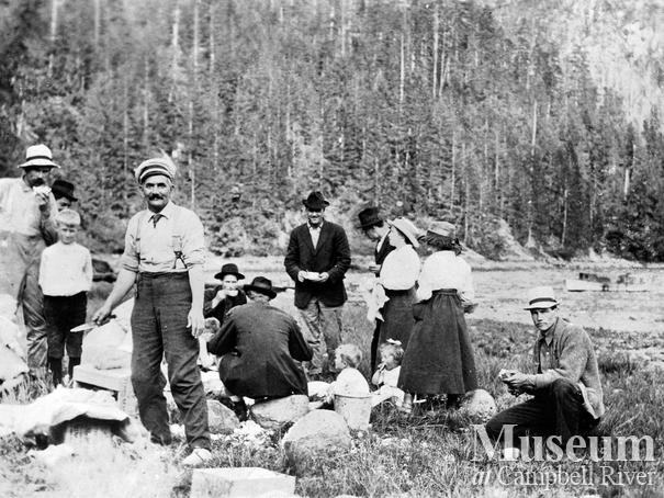 Bendickson Logging crew on a family picnic