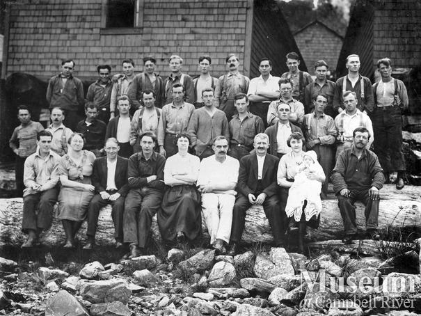 Brown and Kirkland crew and families at Elk Bay