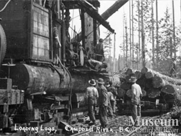 Loading logs at Campbell River
